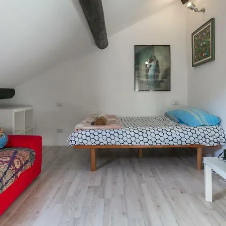 Navigli Attic *